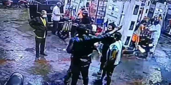 ഉള്ളൂരില് പമ്പ് ജീവനക്കാർക്ക് നേരെ ആക്രമണം ഉള്ളൂരില് പമ്പ് ജീവനക്കാർക്ക് നേരെ ആക്രമണം