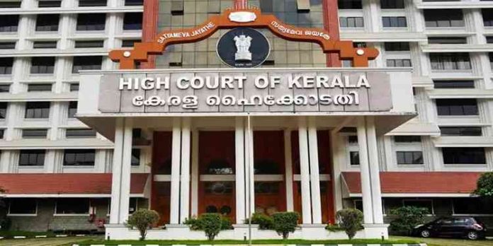 വിമാനത്തിൽ യുവനടിയോട് അപമര്യാദയായി പെരുമാറിയ കേസ് ; ജാമ്യാപേക്ഷ ഹൈക്കോടതിയിൽ വിമാനത്തിൽ യുവനടിയോട് അപമര്യാദയായി പെരുമാറിയ കേസ് ; ജാമ്യാപേക്ഷ ഹൈക്കോടതിയിൽ