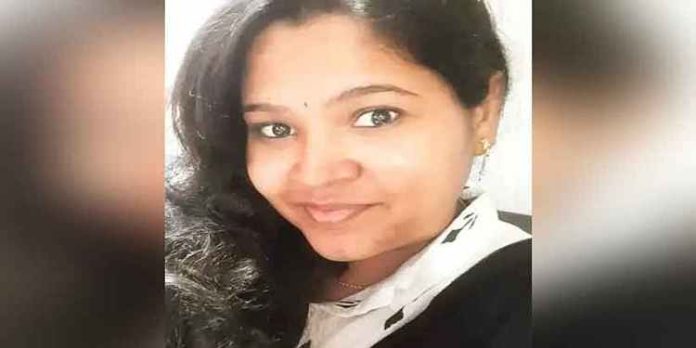 യുവ വനിത ഡോക്ടർ ദുരൂഹസാഹചര്യത്തിൽ മരിച്ച നിലയിൽ യുവ വനിത ഡോക്ടർ ദുരൂഹസാഹചര്യത്തിൽ മരിച്ച നിലയിൽ