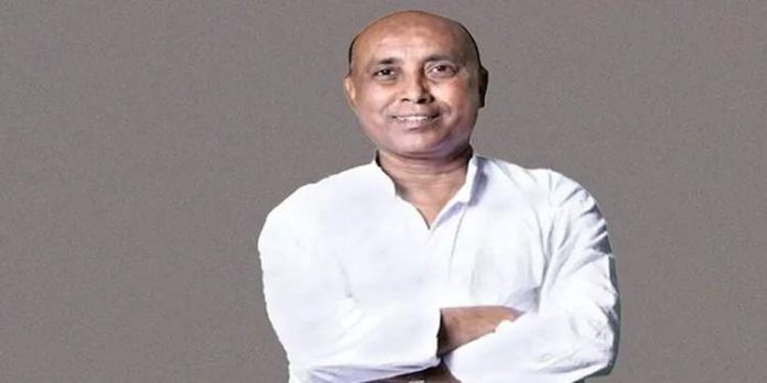പശ്ചിമബംഗാൾ ഭക്ഷ്യമന്ത്രിയുടെ വീട്ടിൽ ഇ.ഡി റെയ്ഡ് പശ്ചിമബംഗാൾ ഭക്ഷ്യമന്ത്രിയുടെ വീട്ടിൽ ഇ.ഡി റെയ്ഡ്