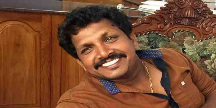 സഹയാത്രികക്ക് നേരെ ലൈംഗികാതിക്രമം; ഹാസ്യനടൻ അറസ്റ്റിൽ സഹയാത്രികക്ക് നേരെ ലൈംഗികാതിക്രമം; ഹാസ്യനടൻ അറസ്റ്റിൽ