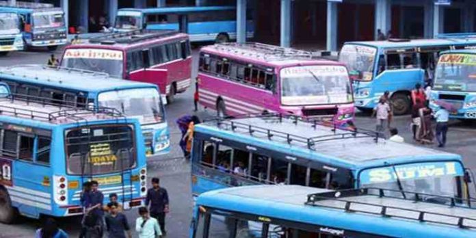 പോക്സോ കേസിൽ കണ്ടക്ടർ അറസ്റ്റിൽ ; തലശ്ശേരിയിൽ ബസ് തടഞ്ഞ് ജീവനക്കാരുടെ മിന്നൽ സമരം പോക്സോ കേസിൽ കണ്ടക്ടർ അറസ്റ്റിൽ ; തലശ്ശേരിയിൽ ബസ് തടഞ്ഞ് ജീവനക്കാരുടെ മിന്നൽ സമരം