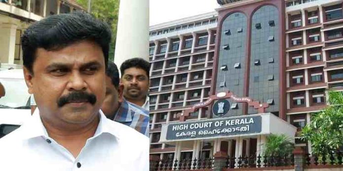 നടിയെ ആക്രമിച്ച കേസ്: ദിലീപിന്റെ ജാമ്യം റദ്ദാക്കണമെന്ന ആവശ്യം ഹൈക്കോടതി ഇന്ന് പരിഗണിക്കും നടിയെ ആക്രമിച്ച കേസ്: ദിലീപിന്റെ ജാമ്യം റദ്ദാക്കണമെന്ന ആവശ്യം ഹൈക്കോടതി ഇന്ന് പരിഗണിക്കും