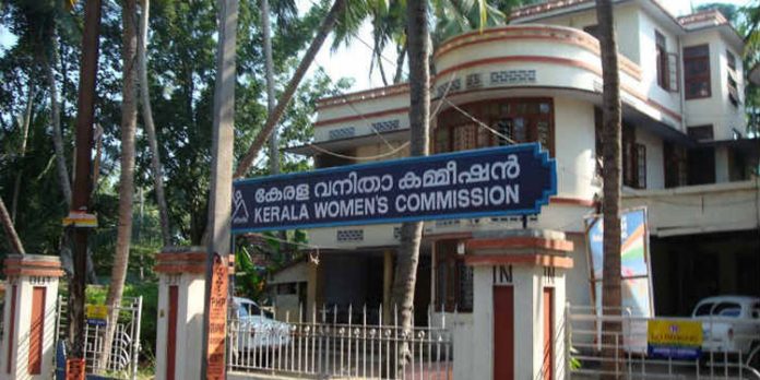 അച്ചു ഉമ്മന്റെ പരാതി ലഭിച്ച ദിവസം തന്നെ നടപടി സ്വീകരിച്ചു ; വനിതാ കമ്മീഷന് അച്ചു ഉമ്മന്റെ പരാതി ലഭിച്ച ദിവസം തന്നെ നടപടി സ്വീകരിച്ചു ; വനിതാ കമ്മീഷന്