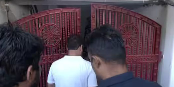 ന്യൂസ് ക്ലിക്കിൻ്റെ ദില്ലി ഓഫീസ് സീൽ ചെയ്ത് ദില്ലി പോലീസ് ന്യൂസ് ക്ലിക്കിൻ്റെ ദില്ലി ഓഫീസ് സീൽ ചെയ്ത് ദില്ലി പോലീസ്