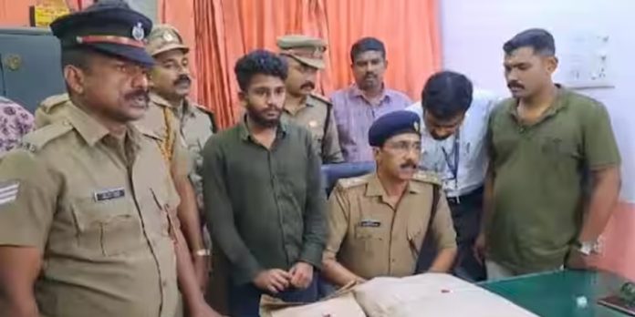 തായ്ലാന്ഡില് നിന്നും കേരളത്തിലേക്ക് വില്പ്പനയ്ക്കായി കൊണ്ടുവന്ന മുന്തിയ ഇനം കഞ്ചാവുമായി യുവാവ് പിടിയിൽ തായ്ലാന്ഡില് നിന്നും കേരളത്തിലേക്ക് വില്പ്പനയ്ക്കായി കൊണ്ടുവന്ന മുന്തിയ ഇനം കഞ്ചാവുമായി യുവാവ് പിടിയിൽ