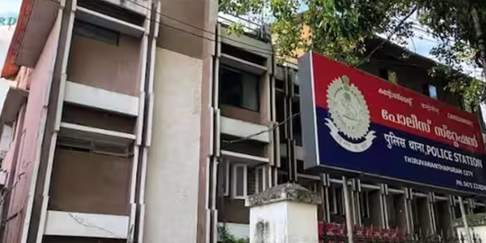 ആരോഗ്യ കേരളത്തിന്റെ പേരിൽ വ്യാജ നിയമന ഉത്തരവുണ്ടാക്കി ; റഹീസ് അറസ്റ്റിൽ ആരോഗ്യ കേരളത്തിന്റെ പേരിൽ വ്യാജ നിയമന ഉത്തരവുണ്ടാക്കി ; റഹീസ് അറസ്റ്റിൽ