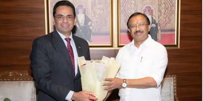 രണ്ട് ദിവസത്തെ ഔദ്യോഗിക സന്ദര്ശനം ; കേന്ദ്രമന്ത്രി വി മുരളീധരന് മസ്കറ്റിൽ രണ്ട് ദിവസത്തെ ഔദ്യോഗിക സന്ദര്ശനം ; കേന്ദ്രമന്ത്രി വി മുരളീധരന് മസ്കറ്റിൽ