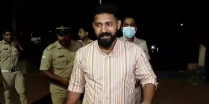 ജയിലറെ ആക്രമിച്ച കേസ് ; ആകാശ് തില്ലങ്കേരിയുടെ കാപ്പ ഒഴിവാക്കി ജയിലറെ ആക്രമിച്ച കേസ് ; ആകാശ് തില്ലങ്കേരിയുടെ കാപ്പ ഒഴിവാക്കി
