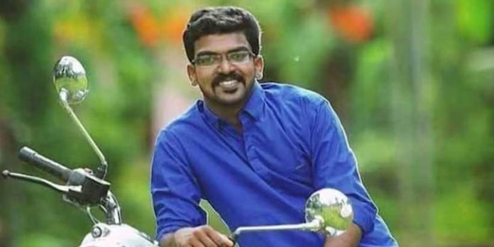 അഖിൽ സജീവിനെതിരെ പുതിയ കേസ് ; കിഫ്ബിയിൽ ജോലി വാഗ്ദാനം, പത്തനംതിട്ട സ്വദേശിയിൽ നിന്ന് തട്ടിയത് 10 ലക്ഷം അഖിൽ സജീവിനെതിരെ പുതിയ കേസ് ; കിഫ്ബിയിൽ ജോലി വാഗ്ദാനം, പത്തനംതിട്ട സ്വദേശിയിൽ നിന്ന് തട്ടിയത് 10 ലക്ഷം