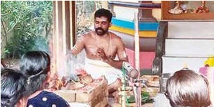 പുതുപ്പള്ളിക്കുന്നം ഗുരുക്ഷേത്രത്തിൽ പ്രതിഷ്ഠാവാർഷികം നടന്നു പുതുപ്പള്ളിക്കുന്നം ഗുരുക്ഷേത്രത്തിൽ പ്രതിഷ്ഠാവാർഷികം നടന്നു