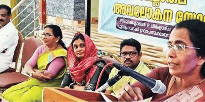 ക്ഷീരവികസനവകുപ്പ് അവലോകനയോഗം നടത്തി ക്ഷീരവികസനവകുപ്പ് അവലോകനയോഗം നടത്തി