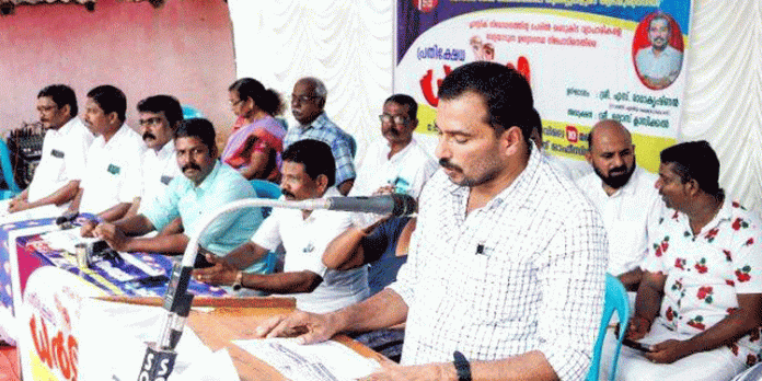 വ്യാപാരി വ്യവസായി സമിതി കടയടപ്പ് സമരവും പ്രതിഷേധ ധർണയും നടത്തി വ്യാപാരി വ്യവസായി സമിതി കടയടപ്പ് സമരവും പ്രതിഷേധ ധർണയും നടത്തി