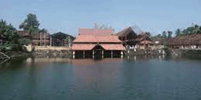 അമ്പലപ്പുഴ ശ്രീകൃഷ്ണസ്വാമീക്ഷേത്രത്തിൽ നിത്യ അന്നദാനം വീണ്ടും തുടങ്ങി അമ്പലപ്പുഴ ശ്രീകൃഷ്ണസ്വാമീക്ഷേത്രത്തിൽ നിത്യ അന്നദാനം വീണ്ടും തുടങ്ങി