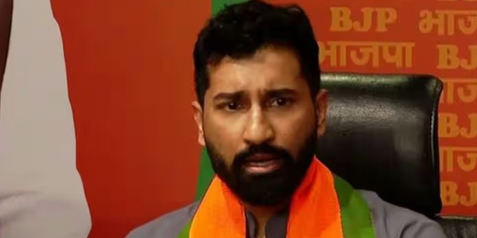 പി സി ജോർജിനെ അനുനയിപ്പിക്കാൻ അനിൽ ആൻറണി ഇന്ന് പൂഞ്ഞാറിലെ വീട്ടിലെത്തും പി സി ജോർജിനെ അനുനയിപ്പിക്കാൻ അനിൽ ആൻറണി ഇന്ന് പൂഞ്ഞാറിലെ വീട്ടിലെത്തും