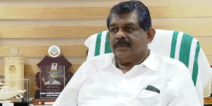 സ്വകാര്യ ബസുകളുടെ അകത്തും പുറത്തും ക്യാമറകൾ സ്ഥാപിക്കാനുള്ള സമയം നീട്ടില്ല ; ഗതാഗത മന്ത്രി സ്വകാര്യ ബസുകളുടെ അകത്തും പുറത്തും ക്യാമറകൾ സ്ഥാപിക്കാനുള്ള സമയം നീട്ടില്ല ; ഗതാഗത മന്ത്രി