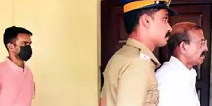 കരുവന്നൂർ സഹകരണ ബാങ്ക് തട്ടിപ്പ് ; പി ആർ അരവിന്ദാക്ഷനും സി കെ ജിൽസും 14 ദിവസത്തേക്ക് റിമാൻഡിൽ കരുവന്നൂർ സഹകരണ ബാങ്ക് തട്ടിപ്പ് ; പി ആർ അരവിന്ദാക്ഷനും സി കെ ജിൽസും 14 ദിവസത്തേക്ക് റിമാൻഡിൽ