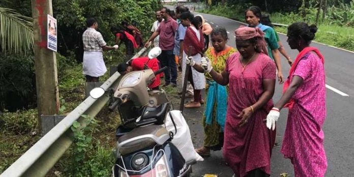 സ്വച്ഛത ഹി സേവ ക്യാമ്പയിന്റെ ഭാഗമായി മലയാലപ്പുഴ റോഡിൽ ശുചീകരണ പ്രവർത്തനങ്ങൾ നടത്തി സ്വച്ഛത ഹി സേവ ക്യാമ്പയിന്റെ ഭാഗമായി മലയാലപ്പുഴ റോഡിൽ ശുചീകരണ പ്രവർത്തനങ്ങൾ നടത്തി