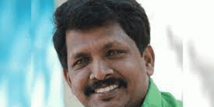 സഹയാത്രികയോട് അപമര്യാദയായി പെരുമാറിയ കേസ് ; മിമിക്രി താരം ബിനു.ബി. കമാൽ റിമാൻഡിൽ സഹയാത്രികയോട് അപമര്യാദയായി പെരുമാറിയ കേസ് ; മിമിക്രി താരം ബിനു.ബി. കമാൽ റിമാൻഡിൽ