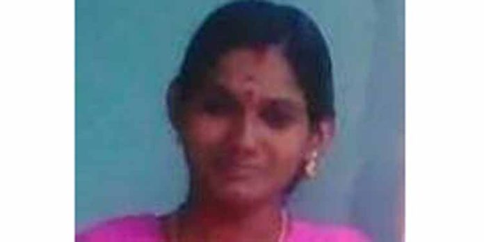 പെരുന്തേനരുവി വെള്ളച്ചാട്ടത്തില് കാണാതായ യുവതിയുടെ മൃതദേഹം കണ്ടെടുത്തു പെരുന്തേനരുവി വെള്ളച്ചാട്ടത്തില് കാണാതായ യുവതിയുടെ മൃതദേഹം കണ്ടെടുത്തു
