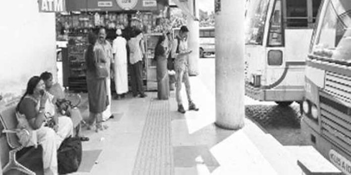 കെ.എസ്.ആര്.ടി.സി ബസ് സ്റ്റേഷനിലെ ബ്രെയ്ലി വേ കച്ചവടത്തിന് ലേലം ചെയ്തു കൊടുത്ത് അധികൃതര് കെ.എസ്.ആര്.ടി.സി ബസ് സ്റ്റേഷനിലെ ബ്രെയ്ലി വേ കച്ചവടത്തിന് ലേലം ചെയ്തു കൊടുത്ത് അധികൃതര്
