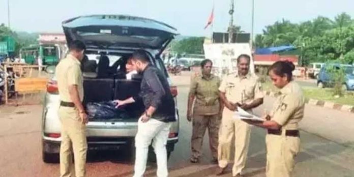 മംഗളൂരുവില് ക്രൈസ്തവ ദേവാലയങ്ങള്ക്ക് പോലീസ് കാവല് മംഗളൂരുവില് ക്രൈസ്തവ ദേവാലയങ്ങള്ക്ക് പോലീസ് കാവല്