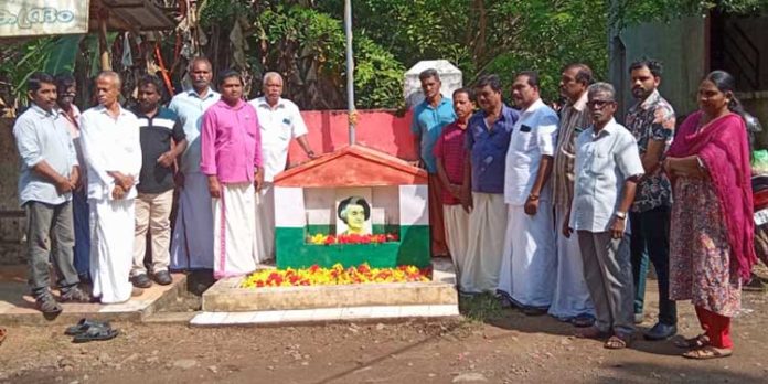 ഇന്ദിരാ ഗാന്ധി അനുസ്മരണം നടത്തി ഇന്ദിരാ ഗാന്ധി അനുസ്മരണം നടത്തി