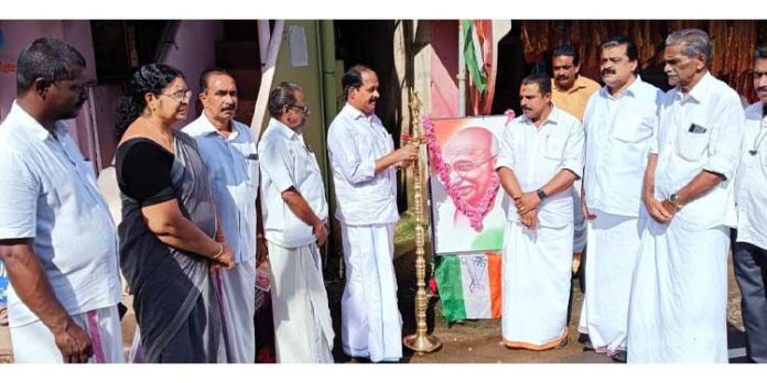 കോൺഗ്രസ് നേതൃത്വത്തിൽ ഗാന്ധി ജയന്തി ആഘോഷിച്ചു കോൺഗ്രസ് നേതൃത്വത്തിൽ ഗാന്ധി ജയന്തി ആഘോഷിച്ചു
