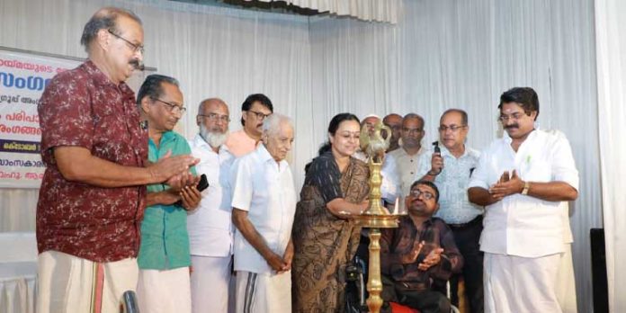 ജില്ലാ സ്റ്റേഡിയം നിര്മ്മാണം അടുത്ത മാസം ആരംഭിക്കും : മുഖ്യമന്ത്രി ഉദ്ഘാടനം ചെയ്യുമെന്ന് മന്ത്രി വിണാ ജോര്ജ് ജില്ലാ സ്റ്റേഡിയം നിര്മ്മാണം അടുത്ത മാസം ആരംഭിക്കും : മുഖ്യമന്ത്രി ഉദ്ഘാടനം ചെയ്യുമെന്ന് മന്ത്രി വിണാ ജോര്ജ്