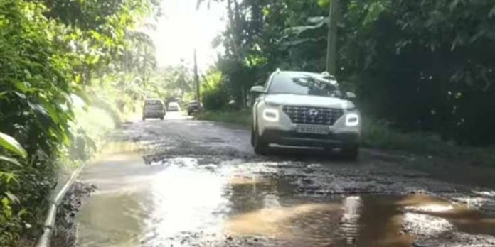 ചെറുകോൽപ്പുഴ – റാന്നി റോഡ് അറ്റകുറ്റപ്പണിക്ക് പണം അനുവദിച്ചിട്ടും നിര്മ്മാണം ആരംഭിച്ചില്ലെന്ന് ആരോപണം ചെറുകോൽപ്പുഴ – റാന്നി റോഡ് അറ്റകുറ്റപ്പണിക്ക് പണം അനുവദിച്ചിട്ടും നിര്മ്മാണം ആരംഭിച്ചില്ലെന്ന് ആരോപണം