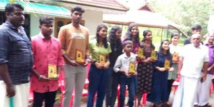 ഉന്നത വിജയം നേടിയ കുട്ടികളെ അനുമോദിച്ചു ഉന്നത വിജയം നേടിയ കുട്ടികളെ അനുമോദിച്ചു