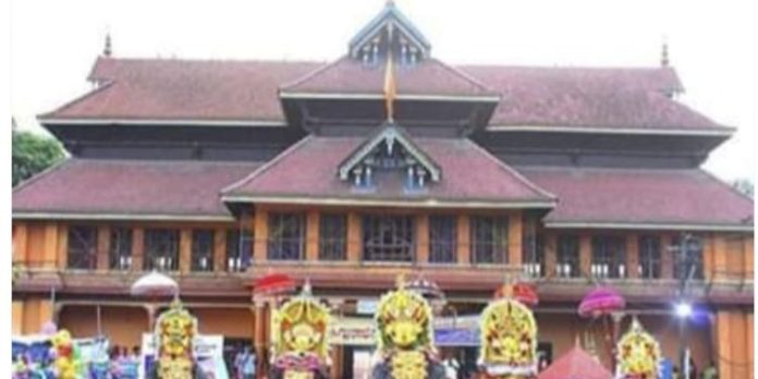 ചെങ്ങന്നൂര് ക്ഷേത്രത്തിൽ ദേവി തൃപ്പൂത്തായി ചെങ്ങന്നൂര് ക്ഷേത്രത്തിൽ ദേവി തൃപ്പൂത്തായി