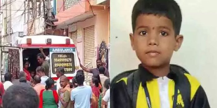ഹോംവർക്ക് ചെയ്യാത്തതിന് അധ്യാപകൻ മർദ്ദിച്ചു ; അഞ്ച് വയസുകാരനായ വിദ്യാർഥി മരിച്ചു ഹോംവർക്ക് ചെയ്യാത്തതിന് അധ്യാപകൻ മർദ്ദിച്ചു ; അഞ്ച് വയസുകാരനായ വിദ്യാർഥി മരിച്ചു