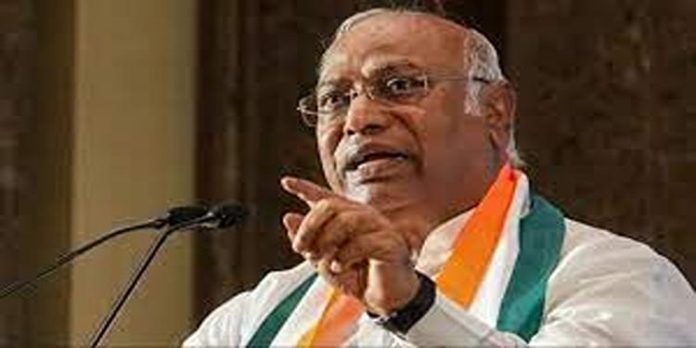 തിരഞ്ഞെടുപ്പ് നടക്കാനിരിക്കുന്ന അഞ്ച് സംസ്ഥാനങ്ങളിലും കോൺഗ്രസ് സർക്കാർ രൂപീകരിക്കും ; മല്ലികാർജുൻ ഖാർഗെ തിരഞ്ഞെടുപ്പ് നടക്കാനിരിക്കുന്ന അഞ്ച് സംസ്ഥാനങ്ങളിലും കോൺഗ്രസ് സർക്കാർ രൂപീകരിക്കും ; മല്ലികാർജുൻ ഖാർഗെ