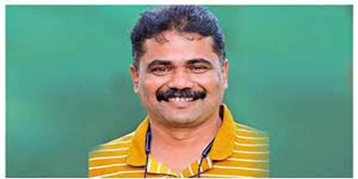 ദേശാഭിമാനി ചീഫ് ഫോട്ടോഗ്രാഫർ പ്രവീൺ കുമാർ (47) അന്തരിച്ചു ദേശാഭിമാനി ചീഫ് ഫോട്ടോഗ്രാഫർ പ്രവീൺ കുമാർ (47) അന്തരിച്ചു