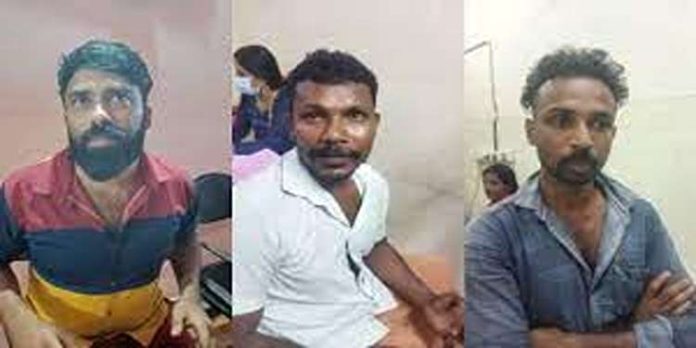 കരുവാറ്റ വള്ളംകളിയില് സംഘര്ഷം: മൂന്ന് പേര് അറസ്റ്റിലായി കരുവാറ്റ വള്ളംകളിയില് സംഘര്ഷം: മൂന്ന് പേര് അറസ്റ്റിലായി