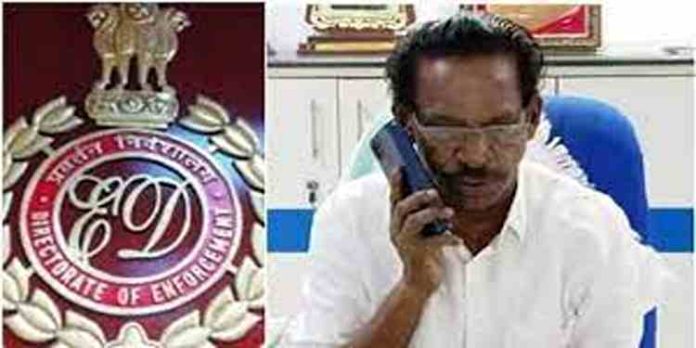 രേഖകളുമായി എം കെ കണ്ണന്റെ പ്രതിനിധികൾ ഇ ഡി ഓഫീസിൽ രേഖകളുമായി എം കെ കണ്ണന്റെ പ്രതിനിധികൾ ഇ ഡി ഓഫീസിൽ