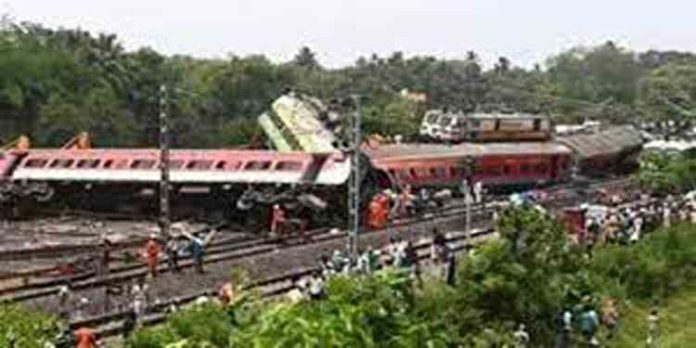 ഒഡിഷ ട്രെയിന് ദുരന്തം; അവകാശികളില്ലാത്ത 28 മൃതദേഹങ്ങള് ചൊവ്വാഴ്ച സംസ്കരിക്കും ഒഡിഷ ട്രെയിന് ദുരന്തം; അവകാശികളില്ലാത്ത 28 മൃതദേഹങ്ങള് ചൊവ്വാഴ്ച സംസ്കരിക്കും