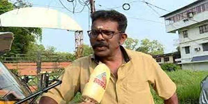 ചവറ്റുകുട്ടയിൽ തള്ളിയ ലോട്ടറി ടിക്കറ്റിന് ഒരു കോടി സമ്മാനം ചവറ്റുകുട്ടയിൽ തള്ളിയ ലോട്ടറി ടിക്കറ്റിന് ഒരു കോടി സമ്മാനം