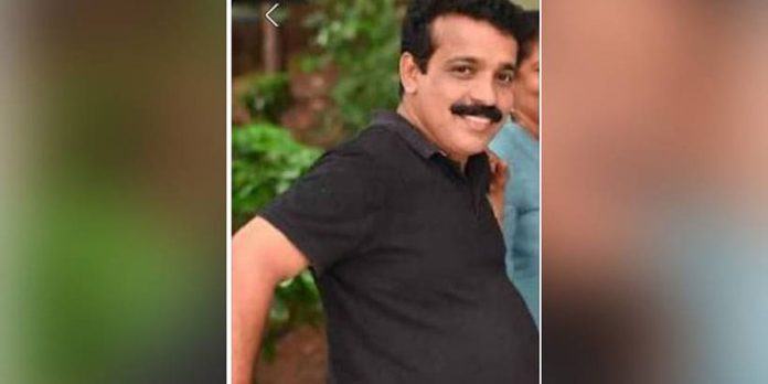 ഭാര്യയുടെ പേരിൽ കാന്റീൻ നടത്തി ; പിഡബ്ല്യുഡി ജീവനക്കാരന് സ്ഥലംമാറ്റം ഭാര്യയുടെ പേരിൽ കാന്റീൻ നടത്തി ; പിഡബ്ല്യുഡി ജീവനക്കാരന് സ്ഥലംമാറ്റം