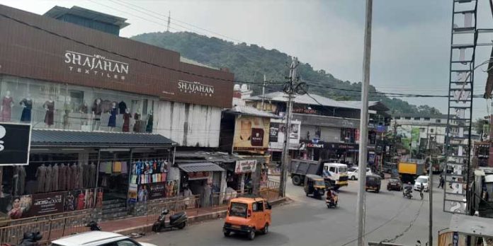 ശബരിമല ഒരുക്കങ്ങൾ എങ്ങും എത്താതെ കോന്നി ശബരിമല ഒരുക്കങ്ങൾ എങ്ങും എത്താതെ കോന്നി