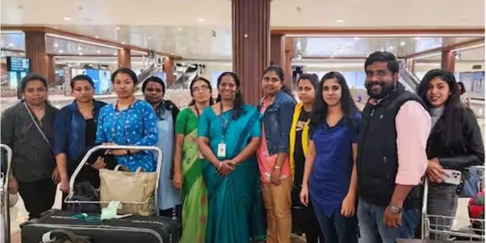 ഇസ്രയേലിൽ നിന്നും 16 മലയാളികള് കൂടി നോര്ക്ക വഴി നാട്ടില് തിരിച്ചെത്തി ഇസ്രയേലിൽ നിന്നും 16 മലയാളികള് കൂടി നോര്ക്ക വഴി നാട്ടില് തിരിച്ചെത്തി