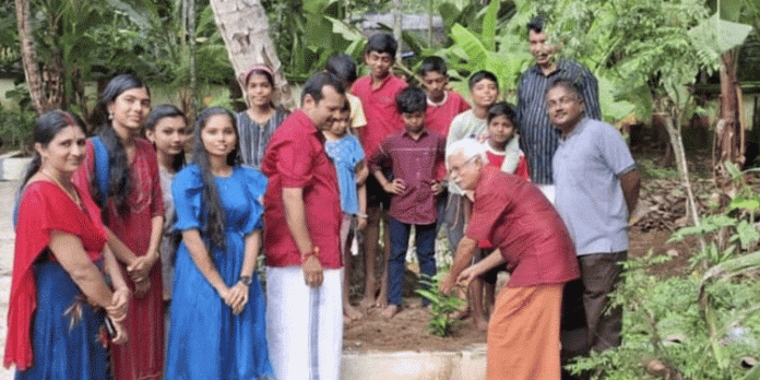 നിവേദിത ജയന്തി ; കടയാന്ത്ര ശ്രീഹരി ബാലഗോകുലത്തിൻ്റെ നേതൃത്വത്തിൽ പൂജക്കൊരു പൂജ മരം പരിപാടി സംഘടിപ്പിച്ചു നിവേദിത ജയന്തി ; കടയാന്ത്ര ശ്രീഹരി ബാലഗോകുലത്തിൻ്റെ നേതൃത്വത്തിൽ പൂജക്കൊരു പൂജ മരം പരിപാടി സംഘടിപ്പിച്ചു