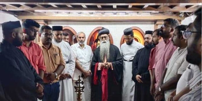 144 മണിക്കൂര് അഖണ്ഡ പ്രാര്ത്ഥനയ്ക്ക് തുടക്കമായി 144 മണിക്കൂര് അഖണ്ഡ പ്രാര്ത്ഥനയ്ക്ക് തുടക്കമായി