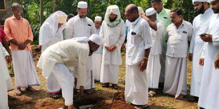 ഭവനരഹിതരായ കുടുംബത്തിന് പുന്നവേലി തണൽ ചാരിറ്റബിൾ സൊസൈറ്റിയുടെ നേതൃത്വത്തിൽ വീടൊരുങ്ങുന്നു ഭവനരഹിതരായ കുടുംബത്തിന് പുന്നവേലി തണൽ ചാരിറ്റബിൾ സൊസൈറ്റിയുടെ നേതൃത്വത്തിൽ വീടൊരുങ്ങുന്നു