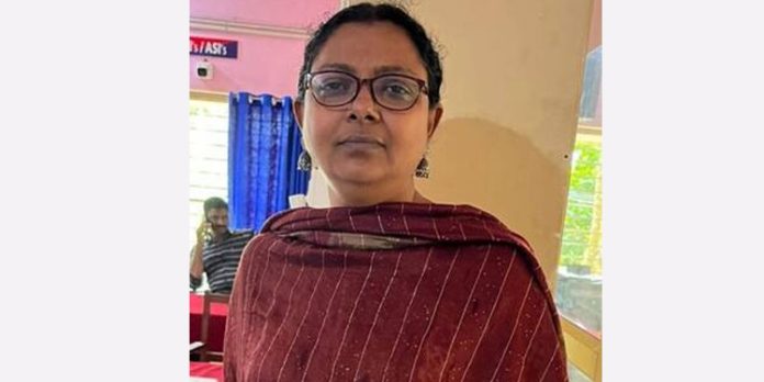 ഭർത്താവിന്റെ ആദ്യ ഭാര്യയെ മർദിച്ചു ; ജാമ്യത്തിലിറങ്ങി മുങ്ങിയ പ്രതി 24 വർഷത്തിനു ശേഷം പിടിയിൽ ഭർത്താവിന്റെ ആദ്യ ഭാര്യയെ മർദിച്ചു ; ജാമ്യത്തിലിറങ്ങി മുങ്ങിയ പ്രതി 24 വർഷത്തിനു ശേഷം പിടിയിൽ