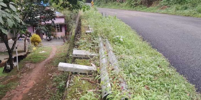 ചുവട്ടുപാറയിൽ വേണം ക്രാഷ് ബാരിയാറിന്റെ സംരക്ഷണം ചുവട്ടുപാറയിൽ വേണം ക്രാഷ് ബാരിയാറിന്റെ സംരക്ഷണം