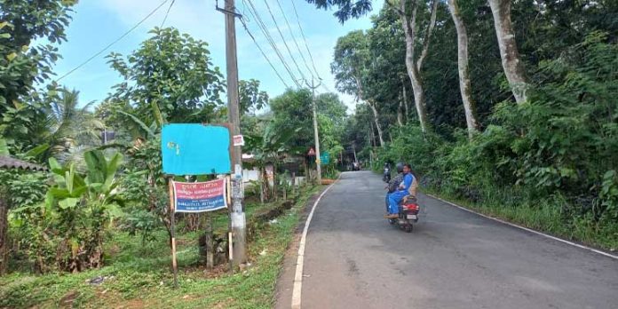 നോക്കുകുത്തിയായി മാറി ദിശാസൂചക ബോര്ഡുകള് നോക്കുകുത്തിയായി മാറി ദിശാസൂചക ബോര്ഡുകള്