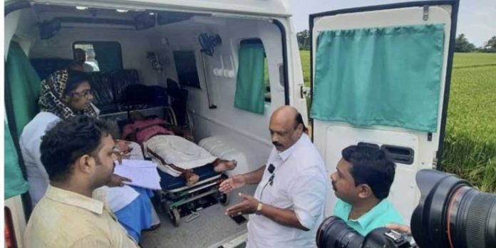 ഐഷ ഉമ്മയെയും മകനെയും ഗാന്ധിഭവൻ അധികൃതർ ഏറ്റെടുത്തു ഐഷ ഉമ്മയെയും മകനെയും ഗാന്ധിഭവൻ അധികൃതർ ഏറ്റെടുത്തു