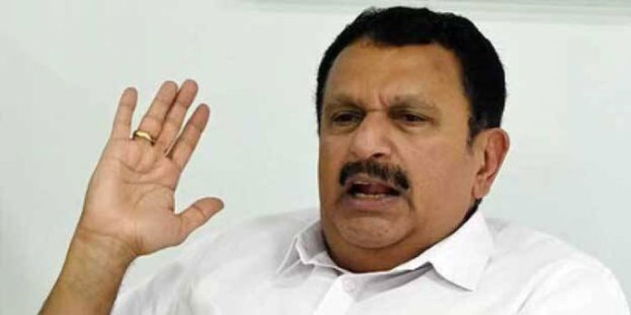 വീട്ടമ്മയെ കൊന്ന കേസിൽ പ്രതി ചേർക്കപ്പെടേണ്ട സ്ത്രീയാണ് ആരോഗ്യ മന്ത്രി : കെ മുരളീധരൻ വീട്ടമ്മയെ കൊന്ന കേസിൽ പ്രതി ചേർക്കപ്പെടേണ്ട സ്ത്രീയാണ് ആരോഗ്യ മന്ത്രി : കെ മുരളീധരൻ